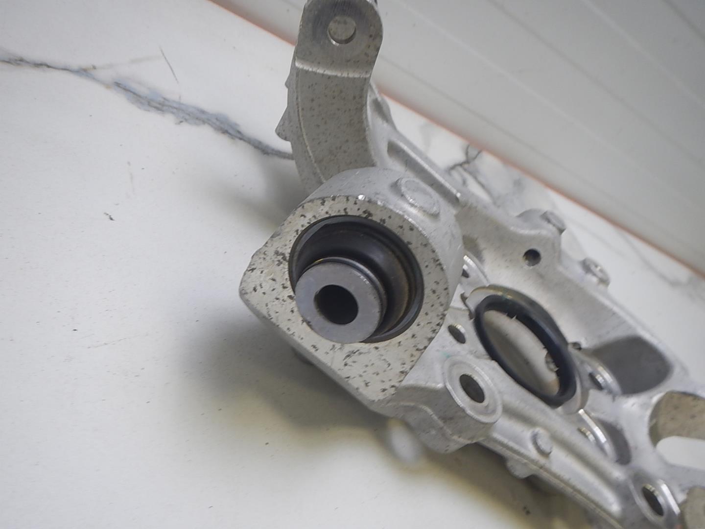 Кулак поворотный задний правый