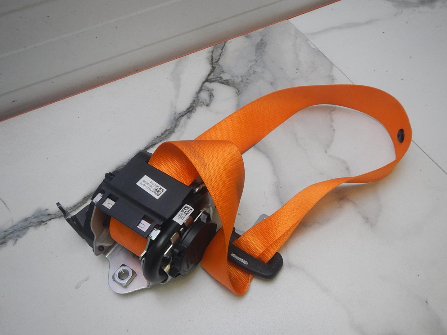 Ремень безопасности