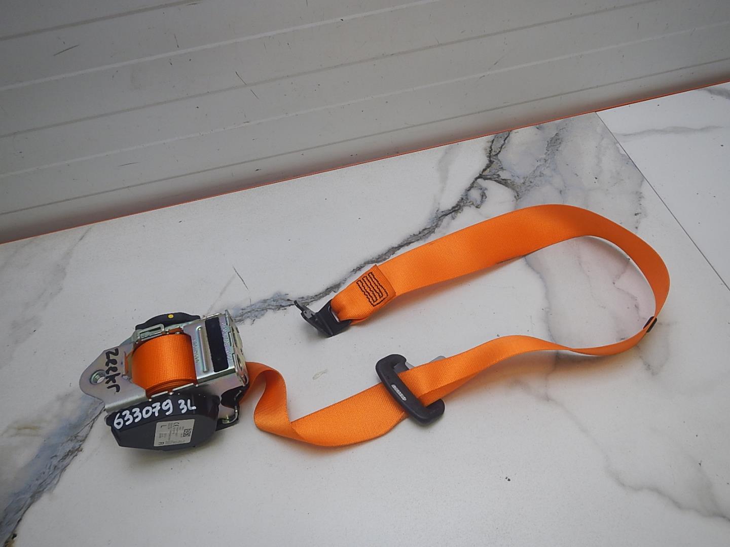 Ремень безопасности