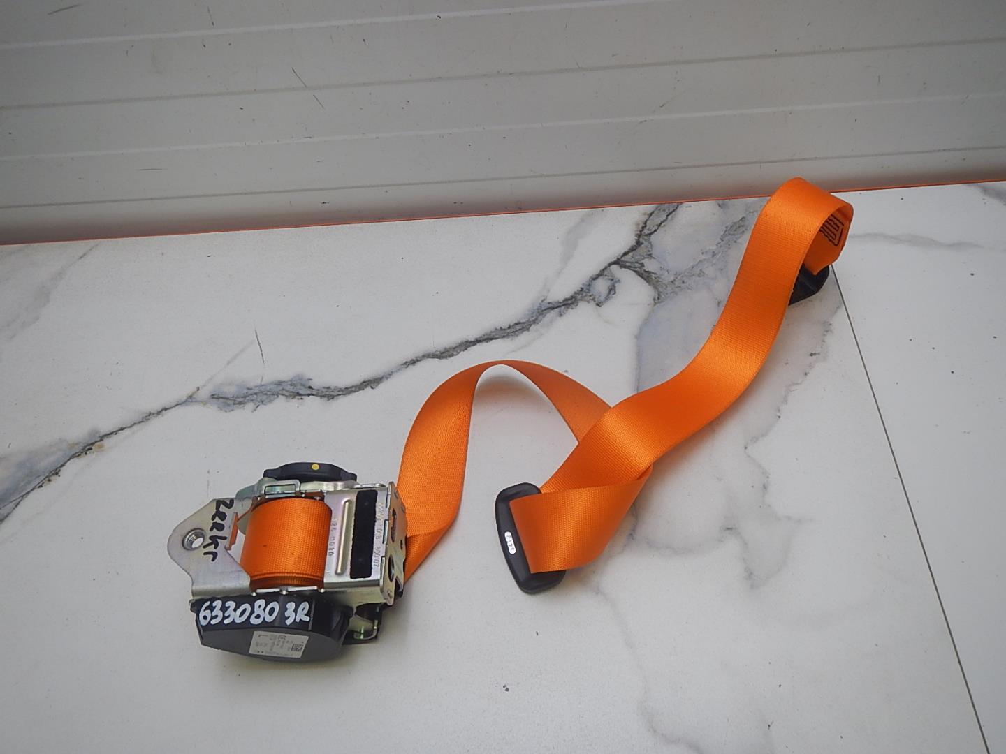 Ремень безопасности