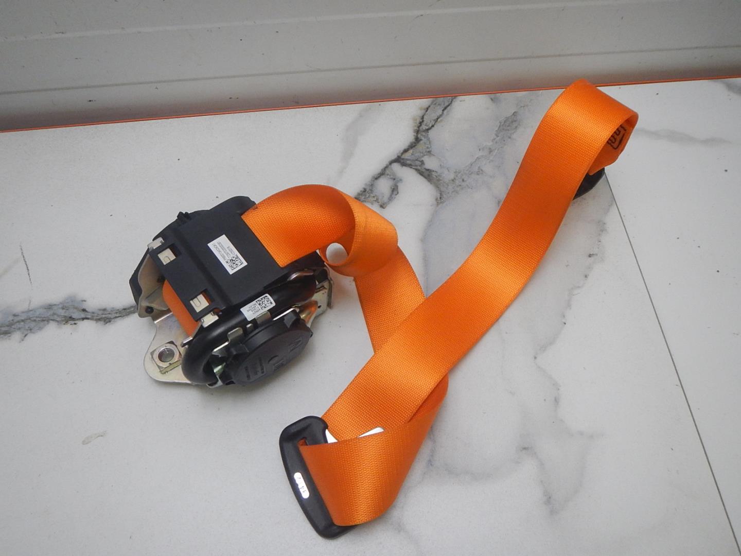 Ремень безопасности