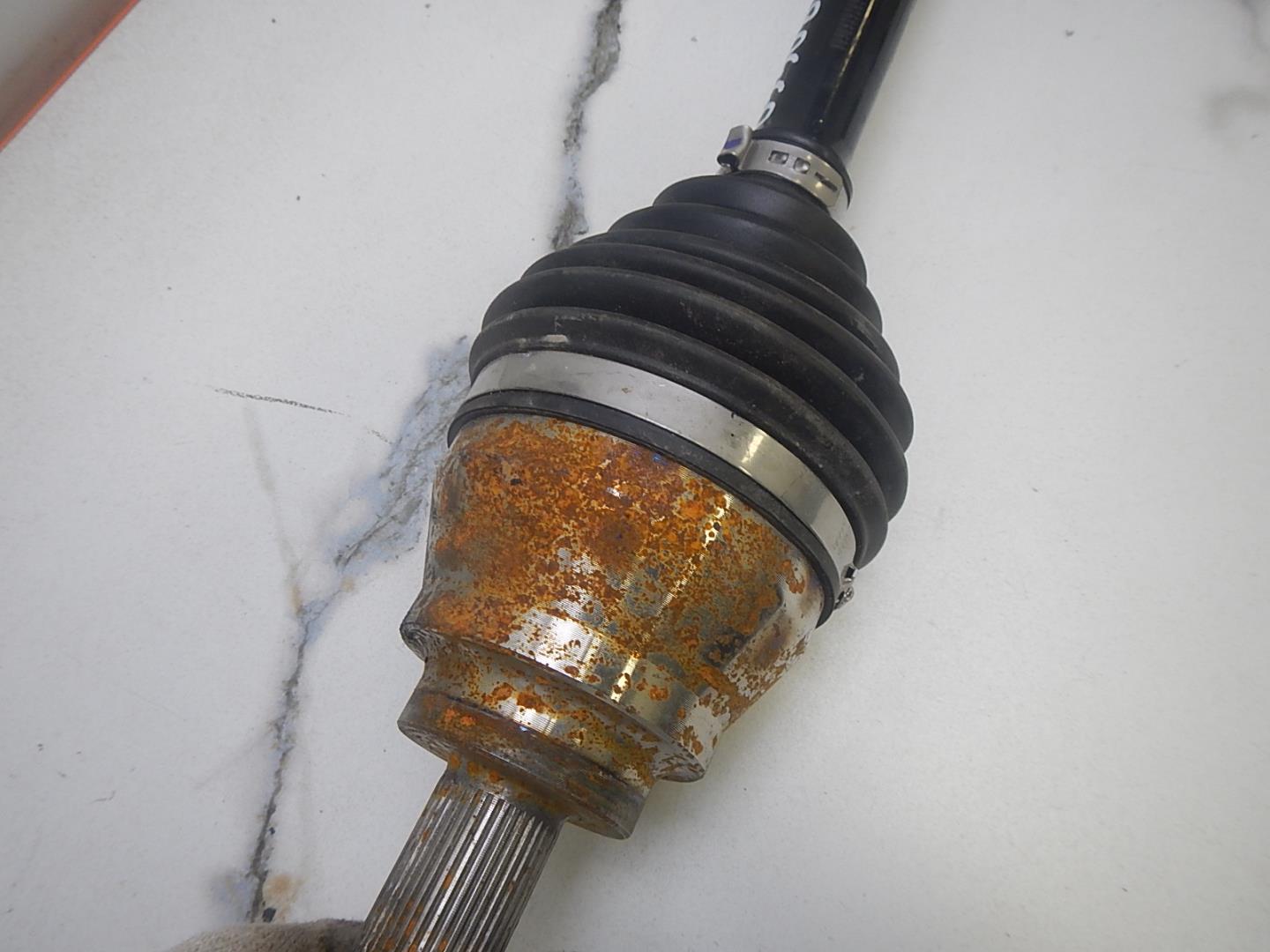 Полуось передняя правая