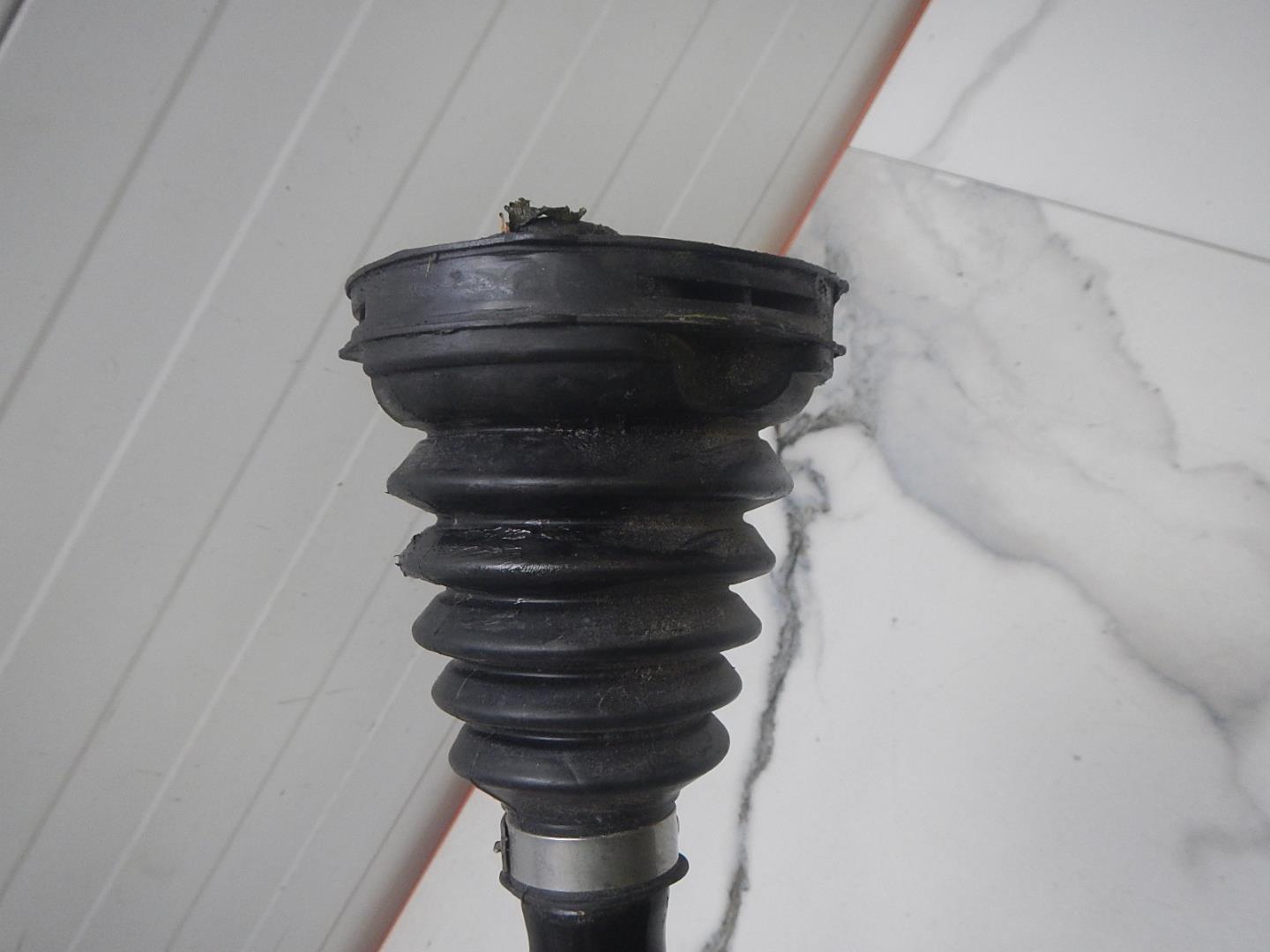 Полуось передняя правая