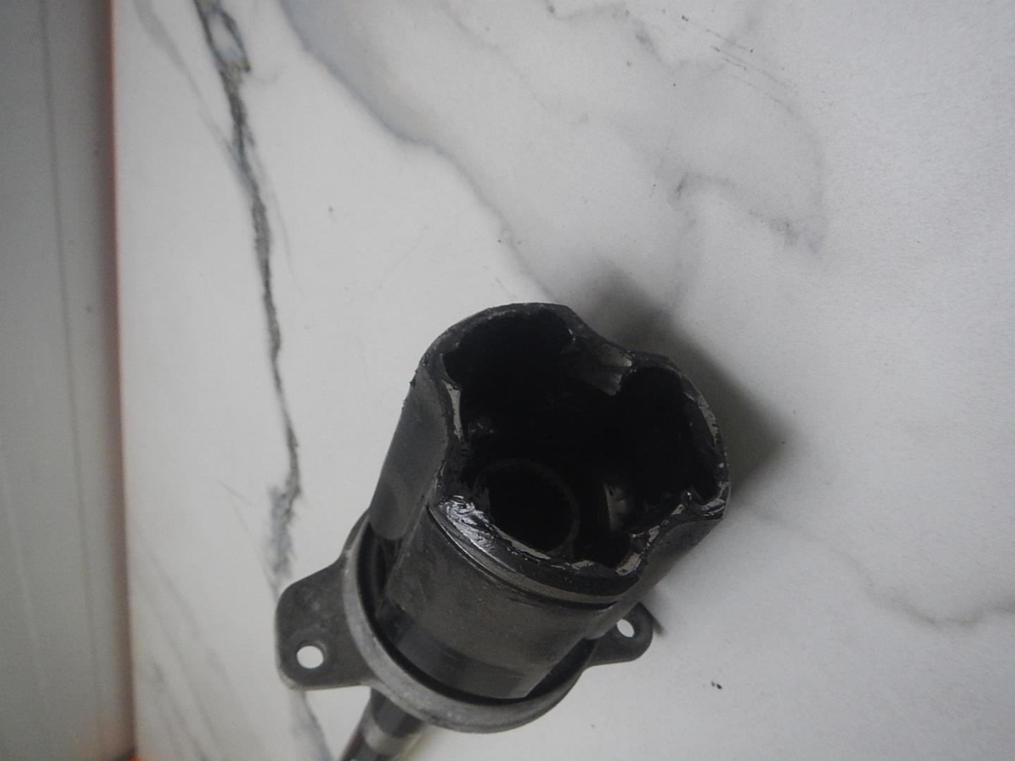 Полуось передняя правая