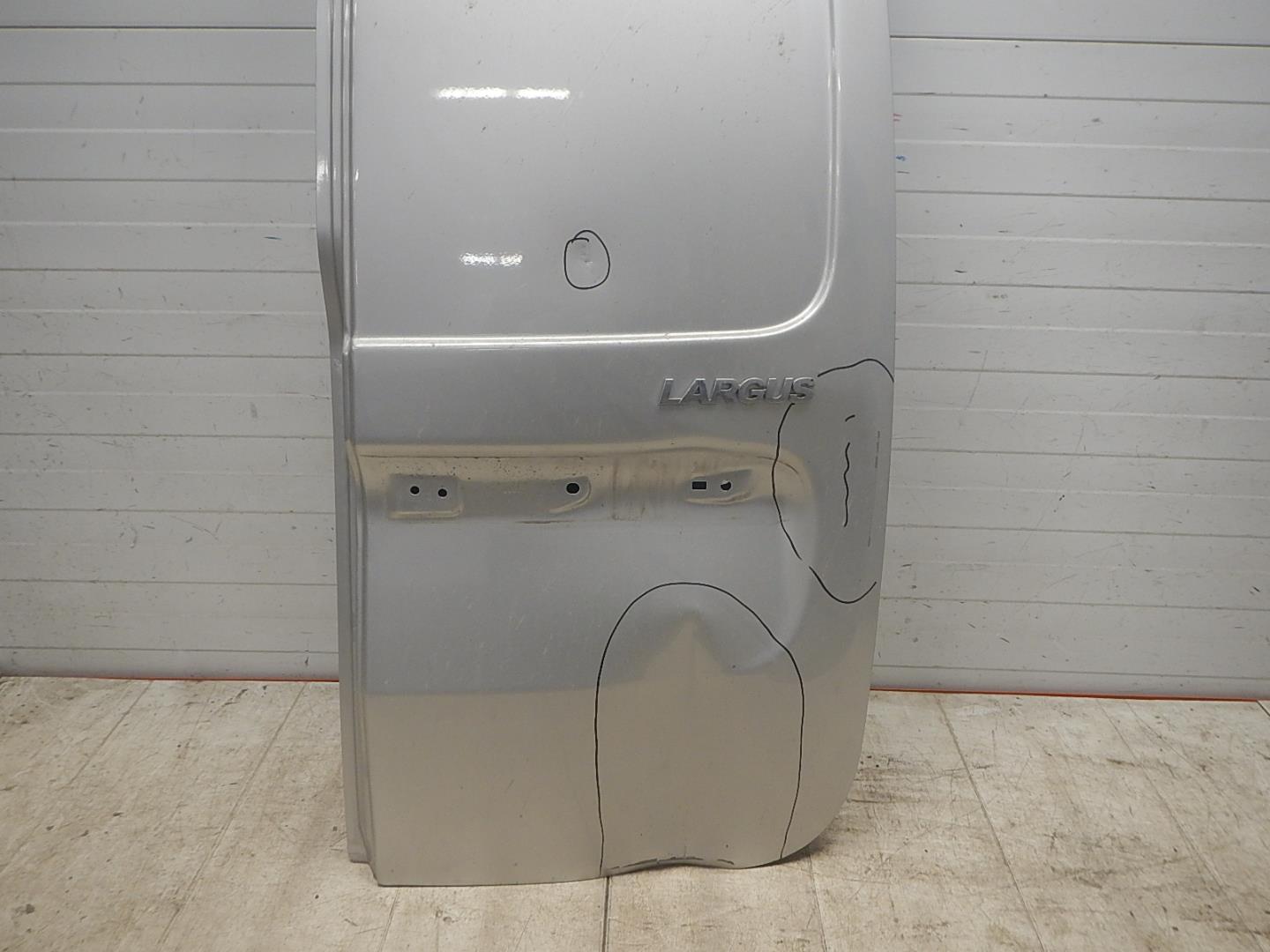 Дверь багажника правая