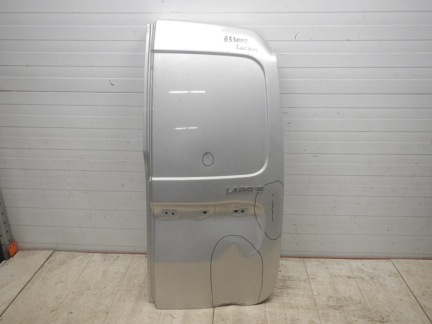 Дверь багажника правая