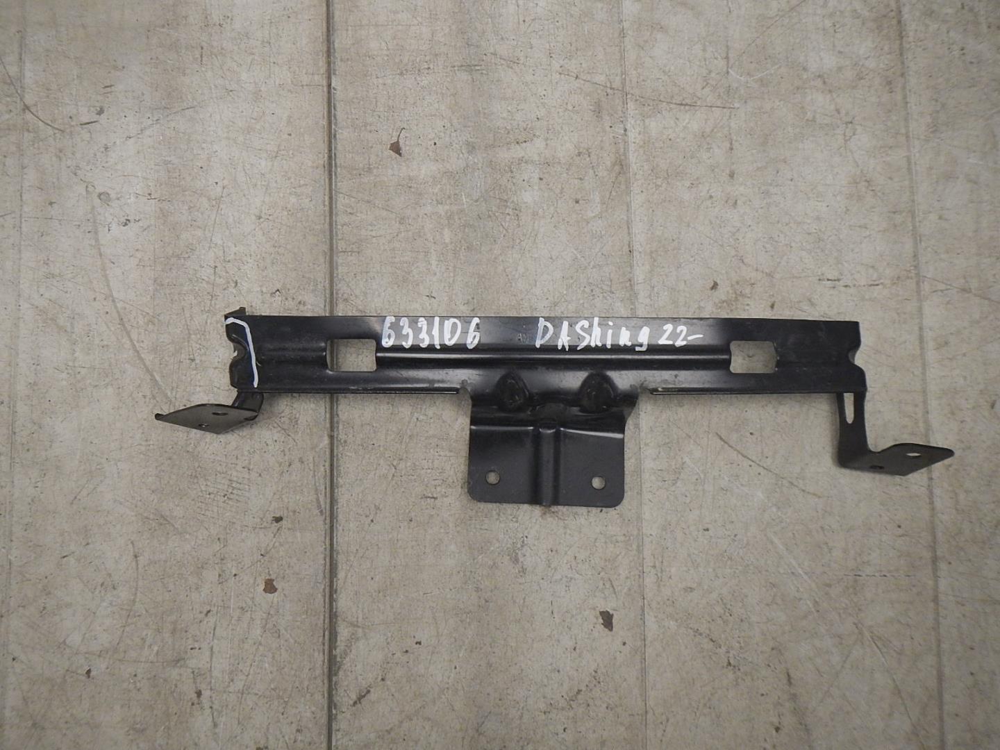 Кронштейн переднего бампера