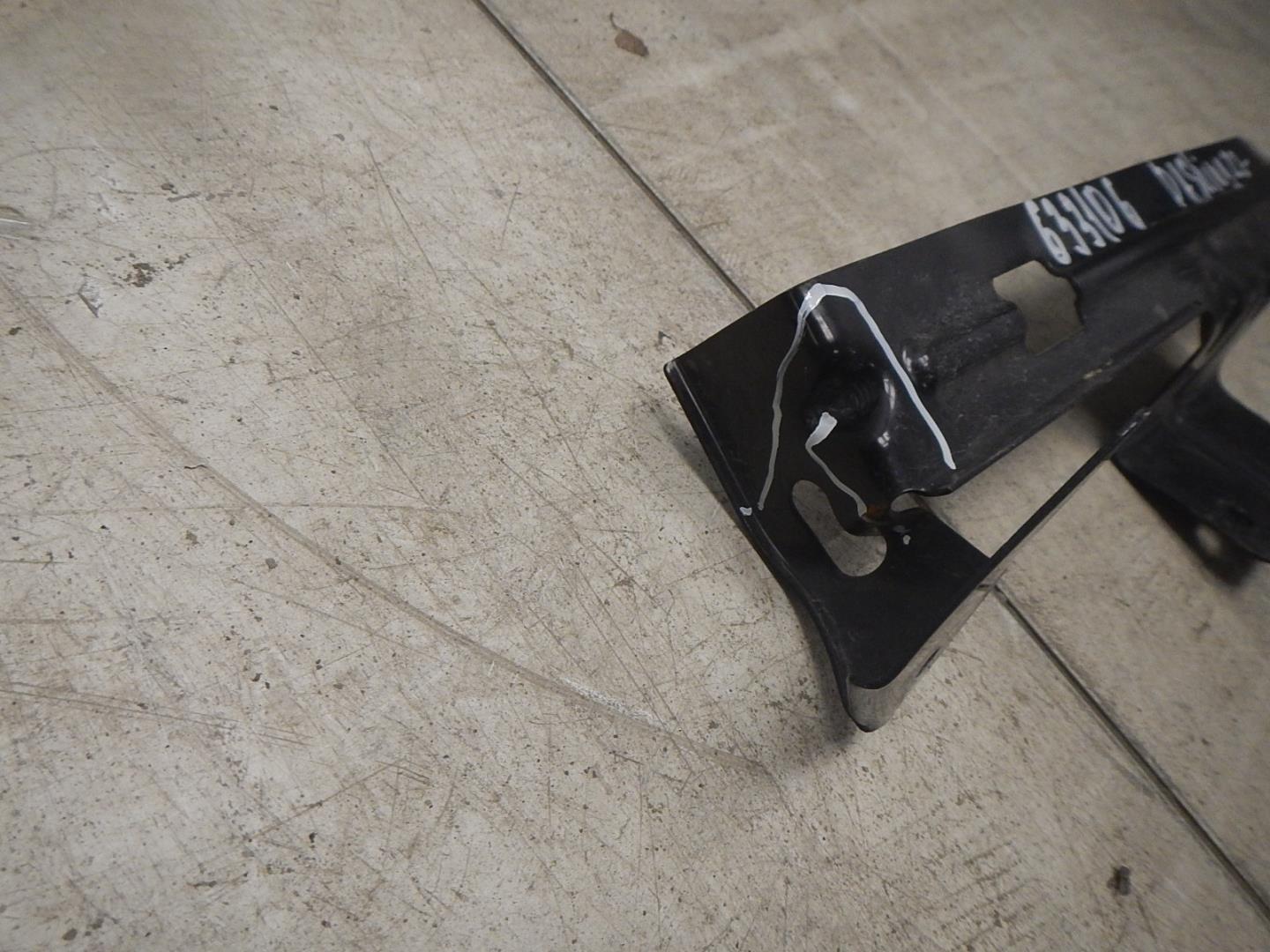 Кронштейн переднего бампера