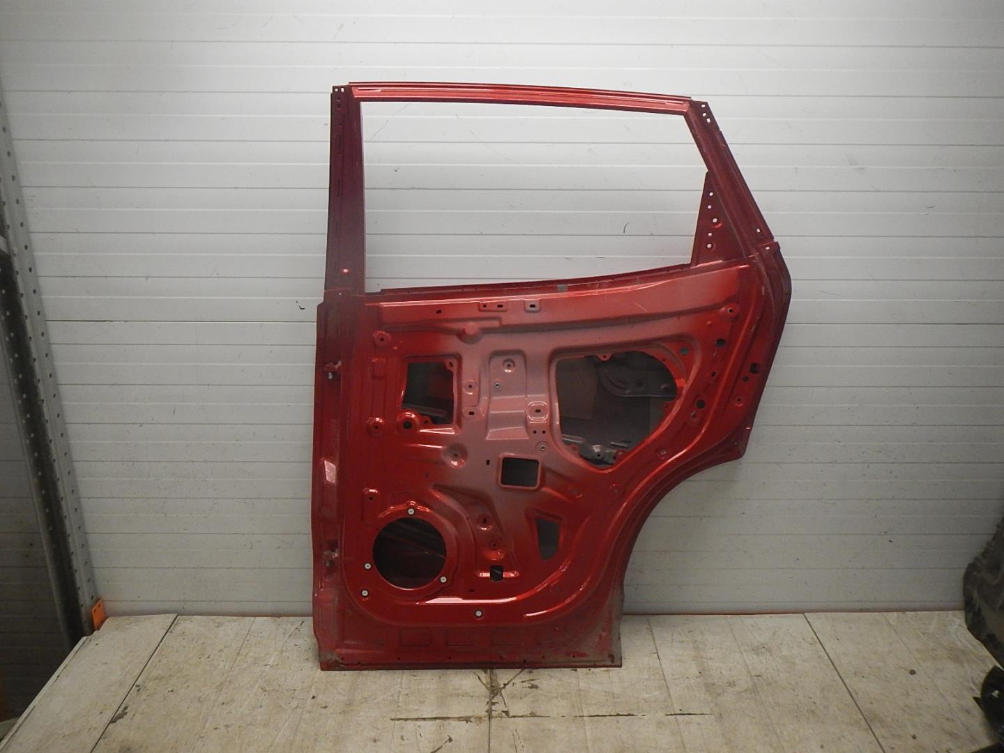 Дверь задняя правая