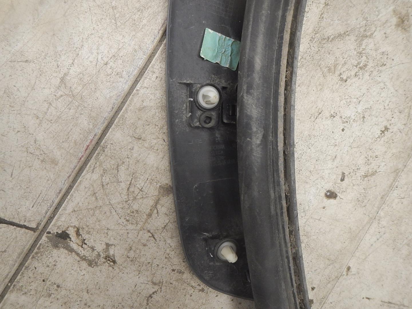 Накладка двери задней правой