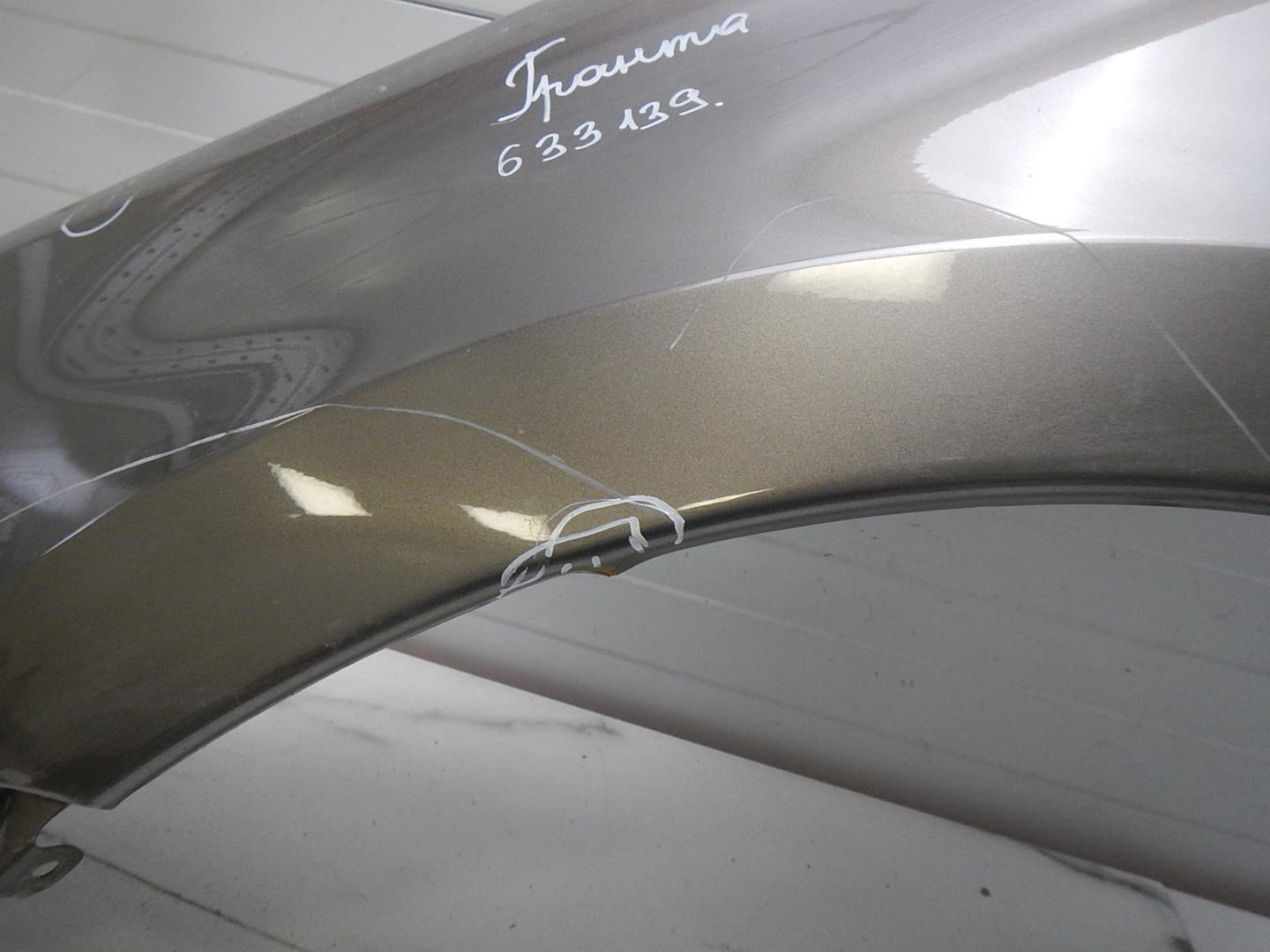 Крыло переднее левое