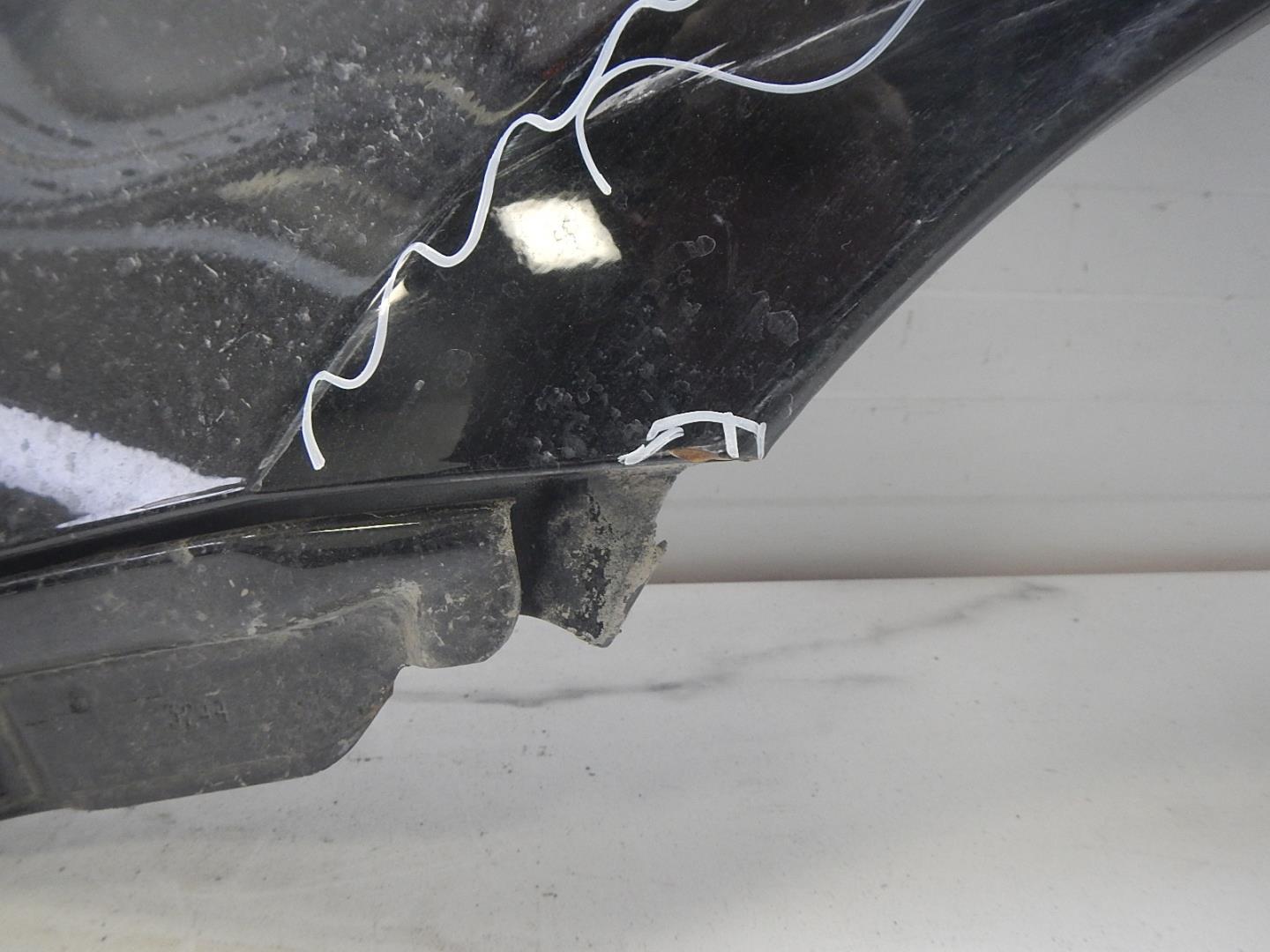 Крыло переднее левое