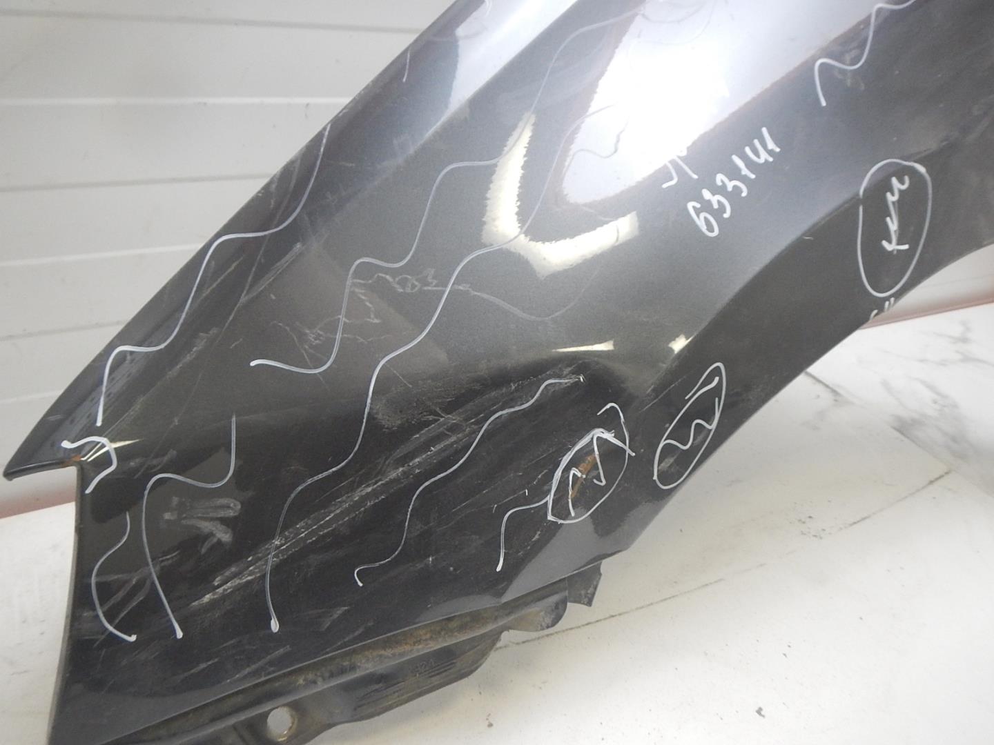 Крыло переднее левое