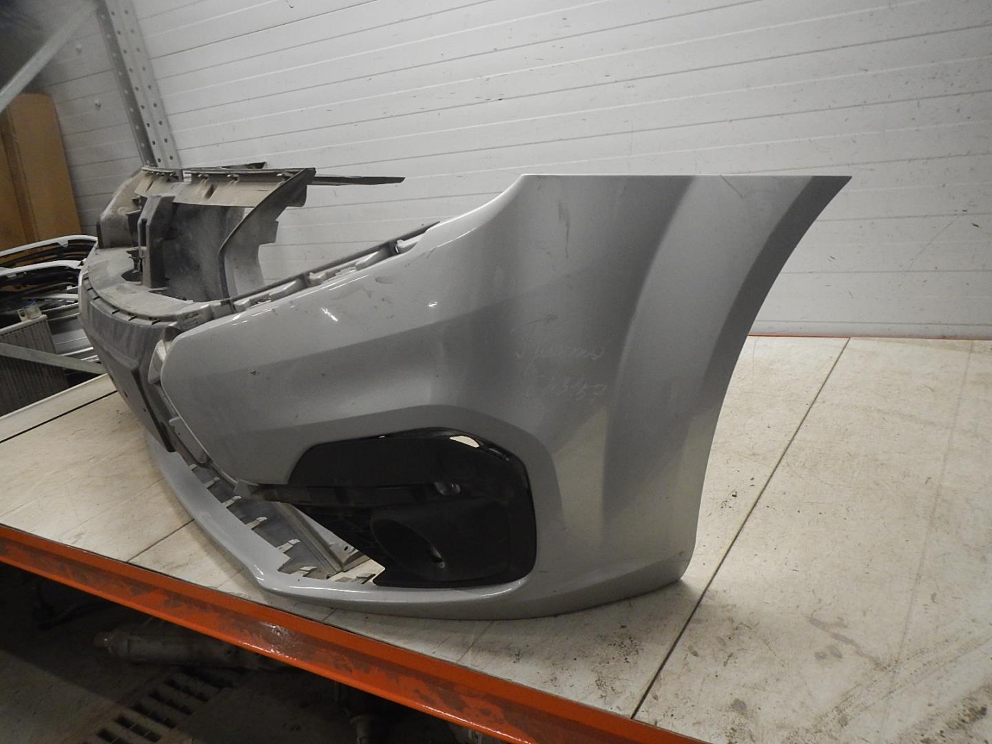 Бампер передний