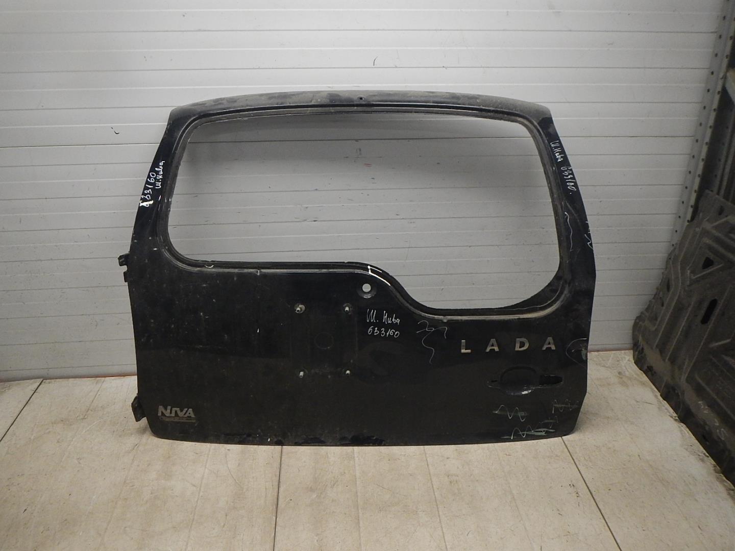 Дверь багажника