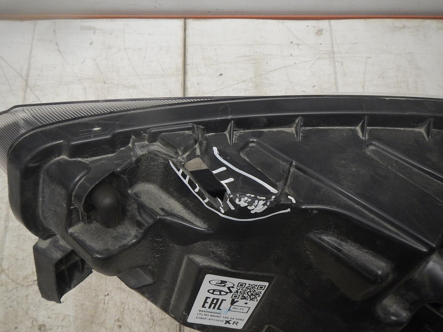 Фара правая