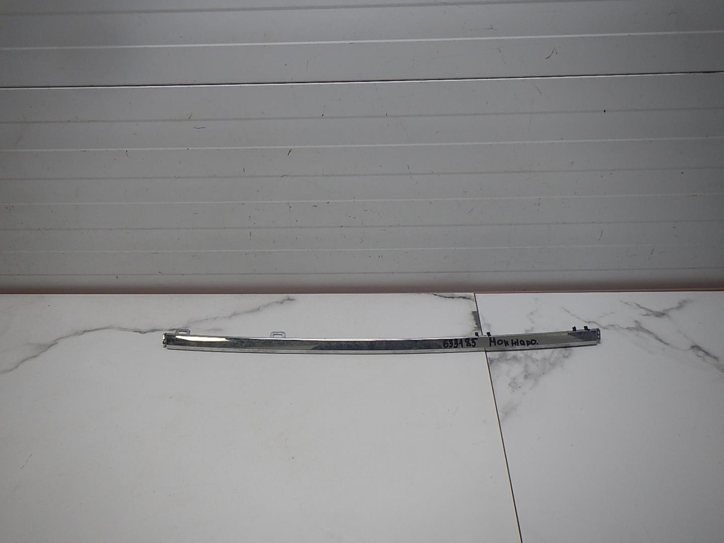 Молдинг заднего бампера