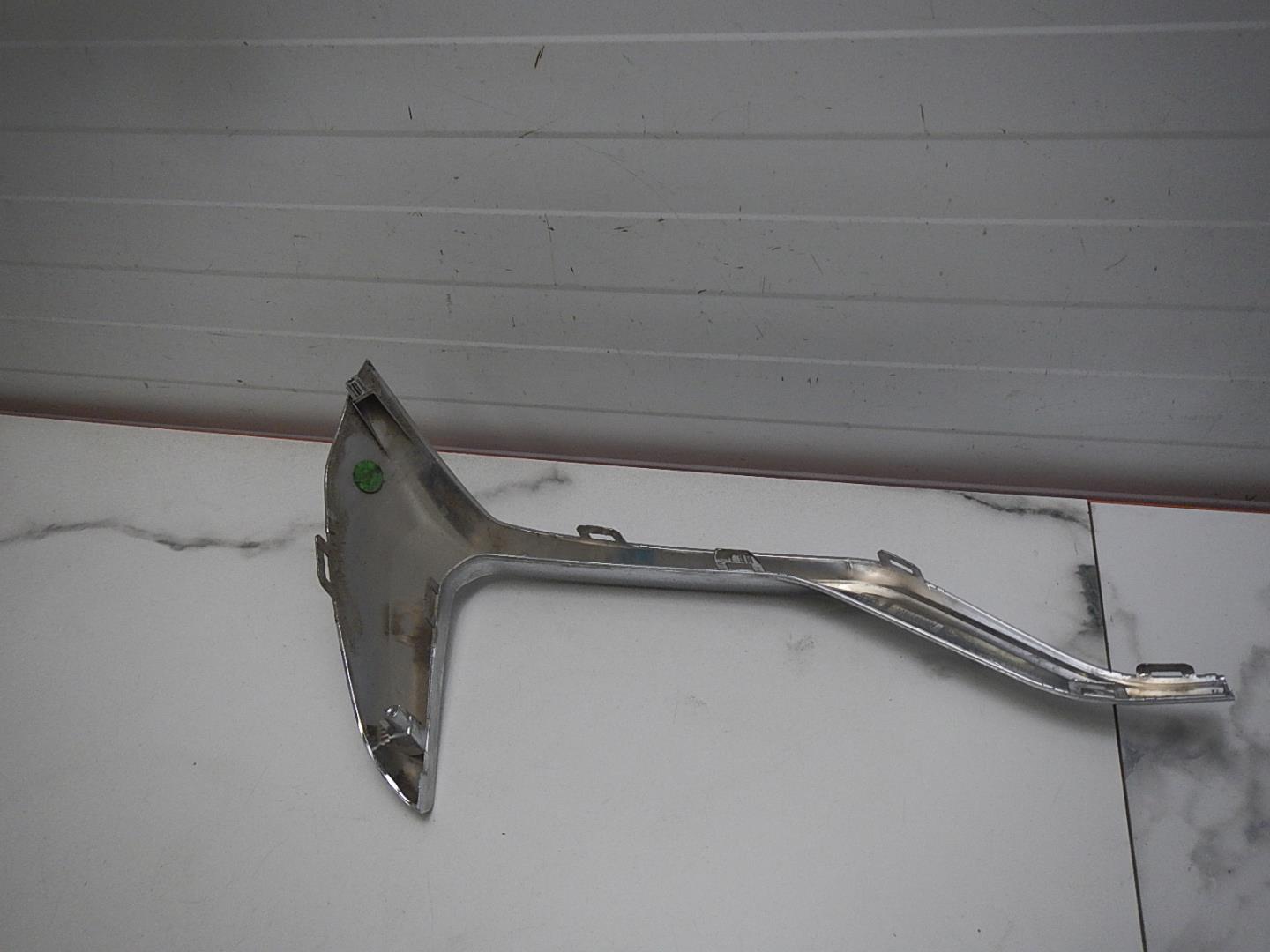 Молдинг заднего бампера