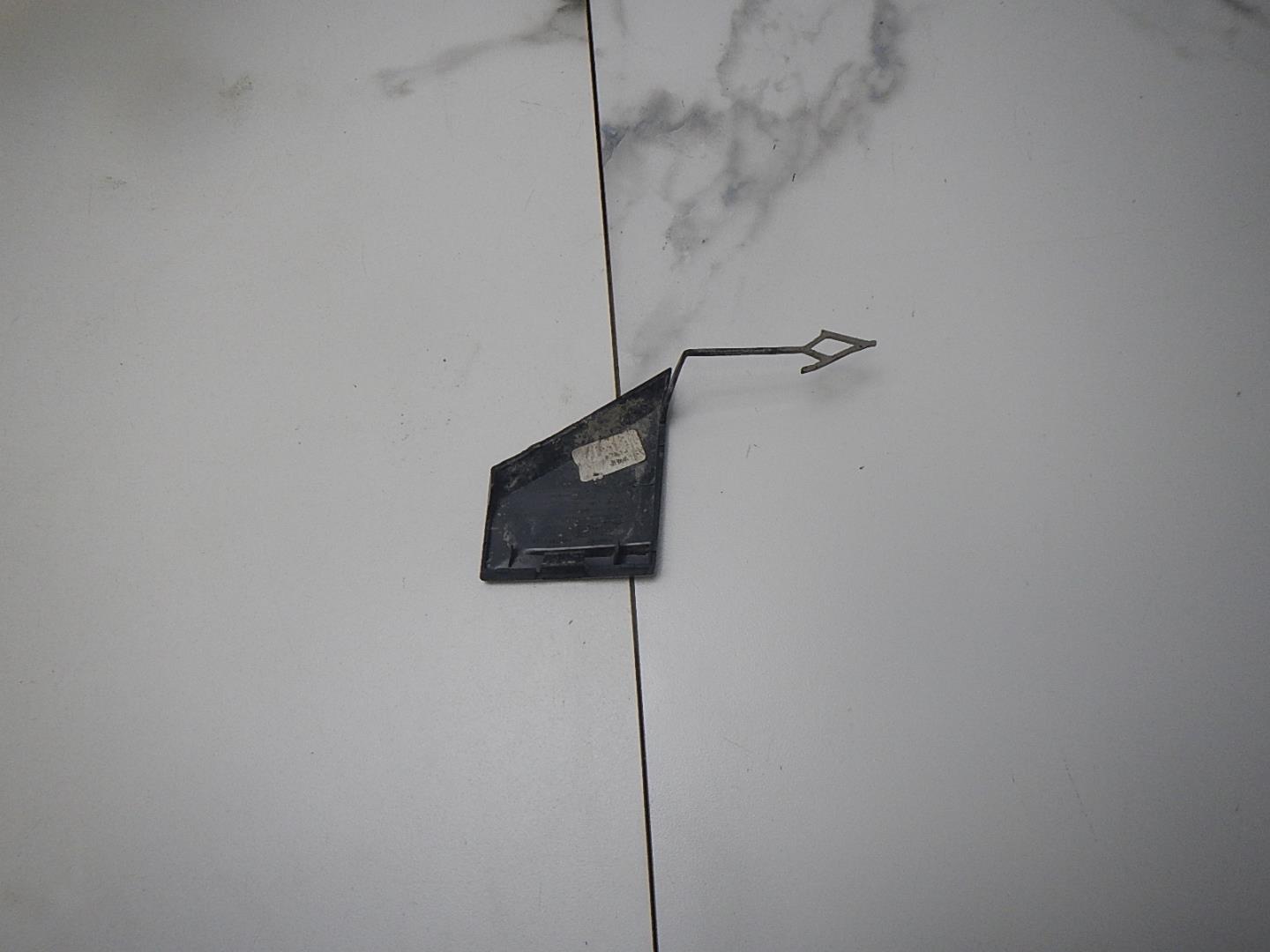 Заглушка буксировочного крюка