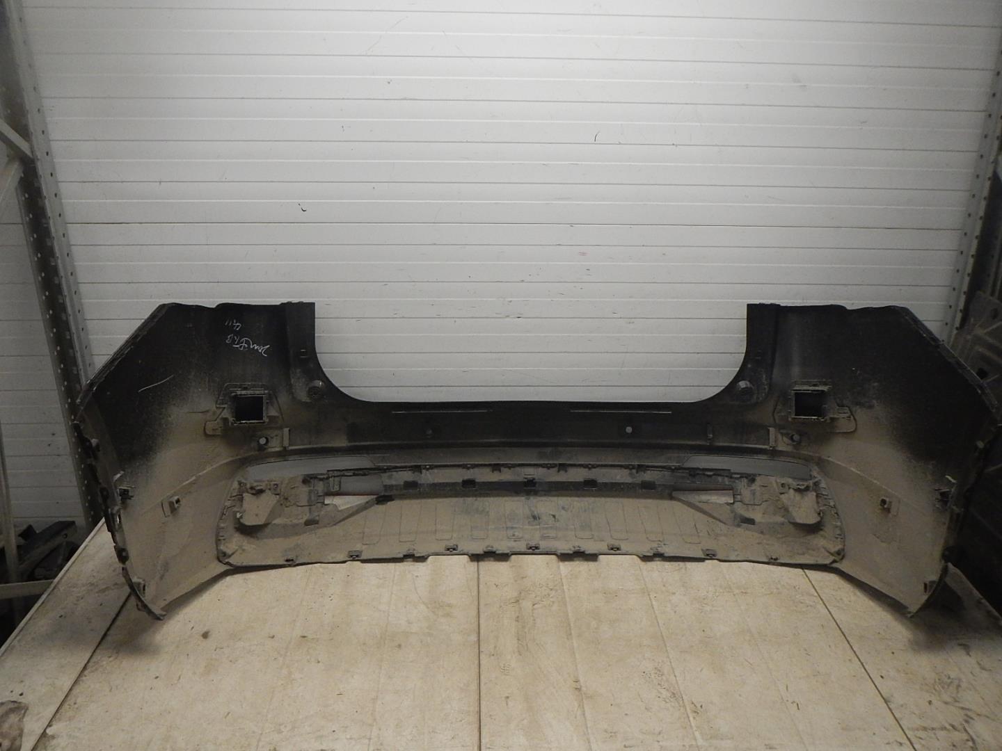 Бампер задний