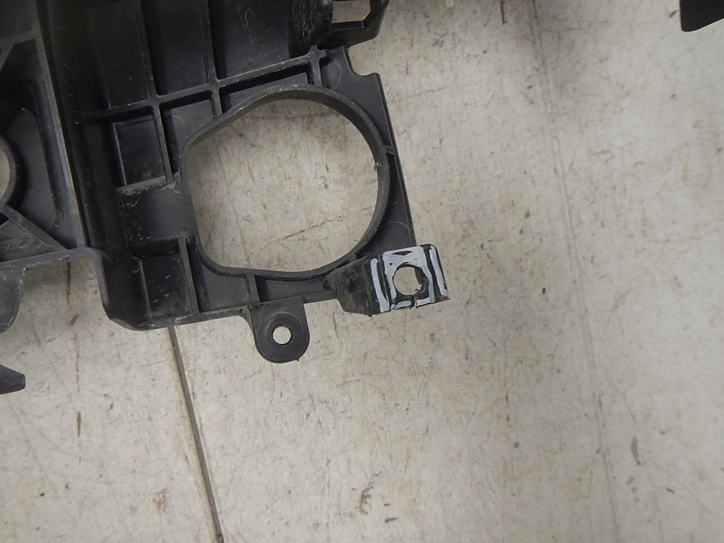 Кронштейн заднего бампера