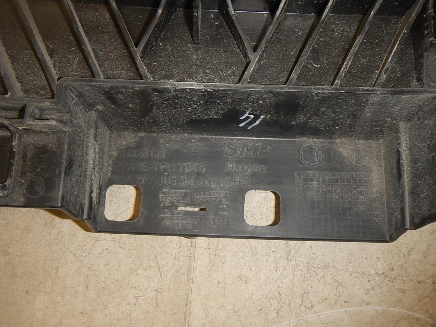 Кронштейн заднего бампера