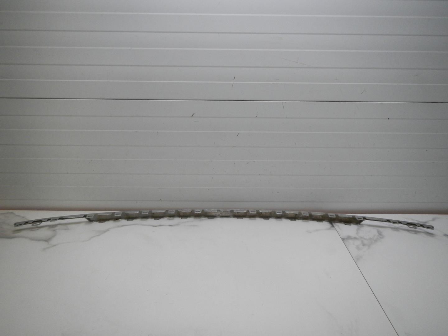 Молдинг заднего бампера