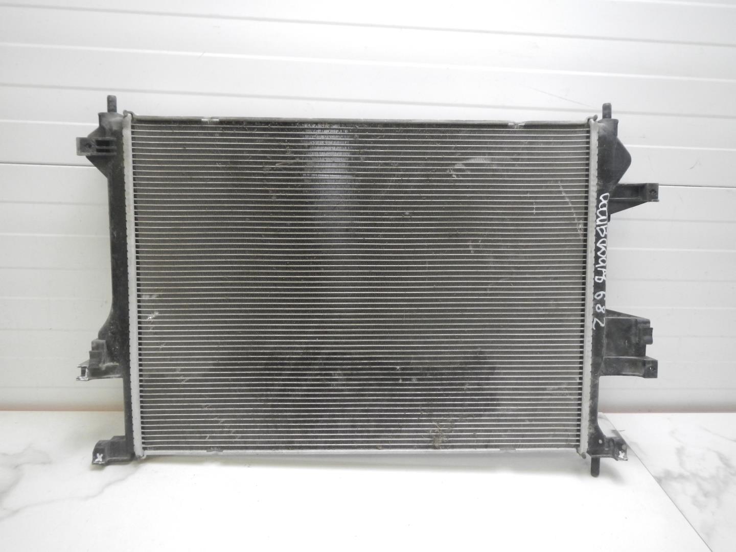 Радиатор охлаждения двигателя основной