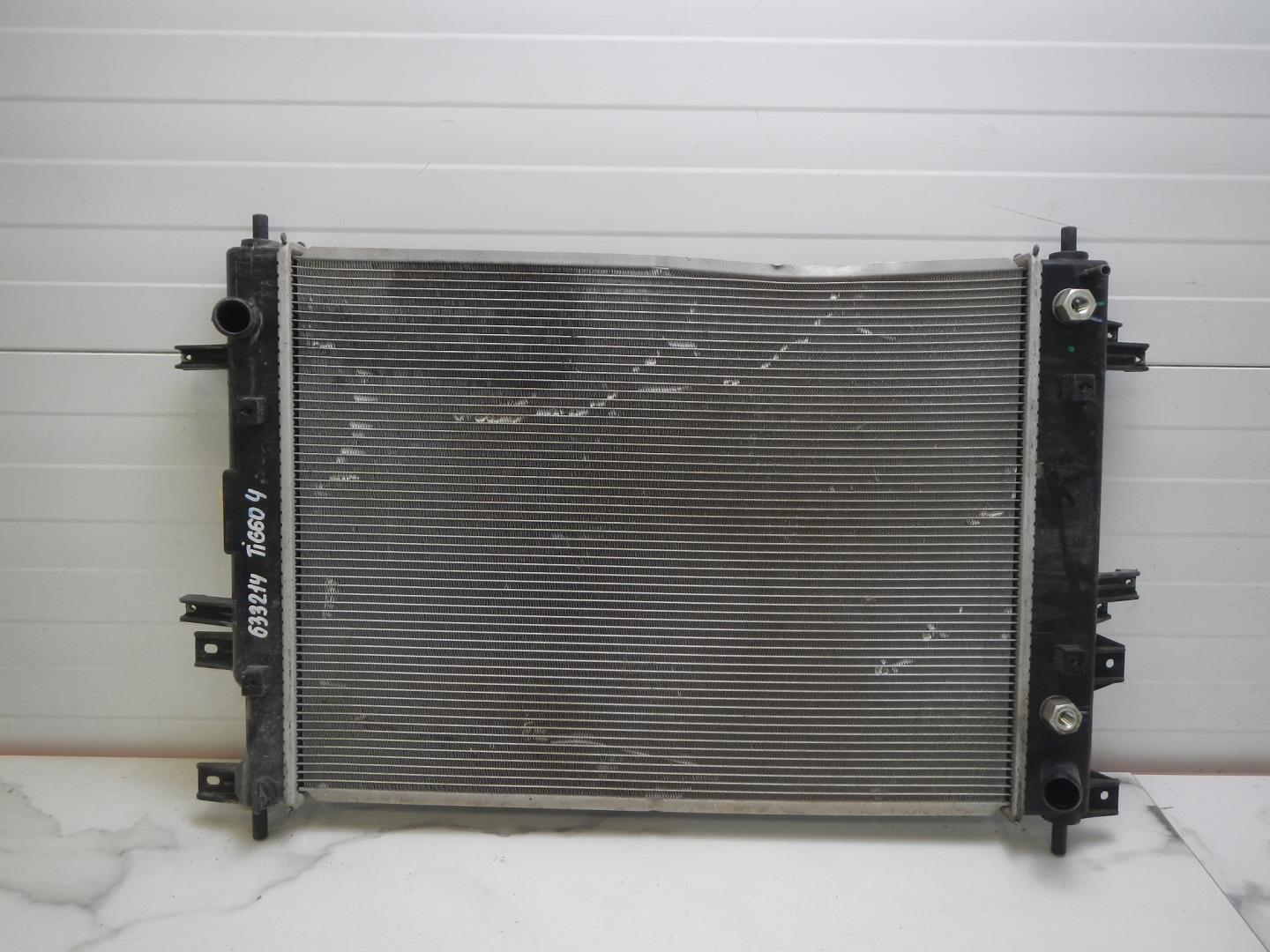 Радиатор охлаждения двигателя основной