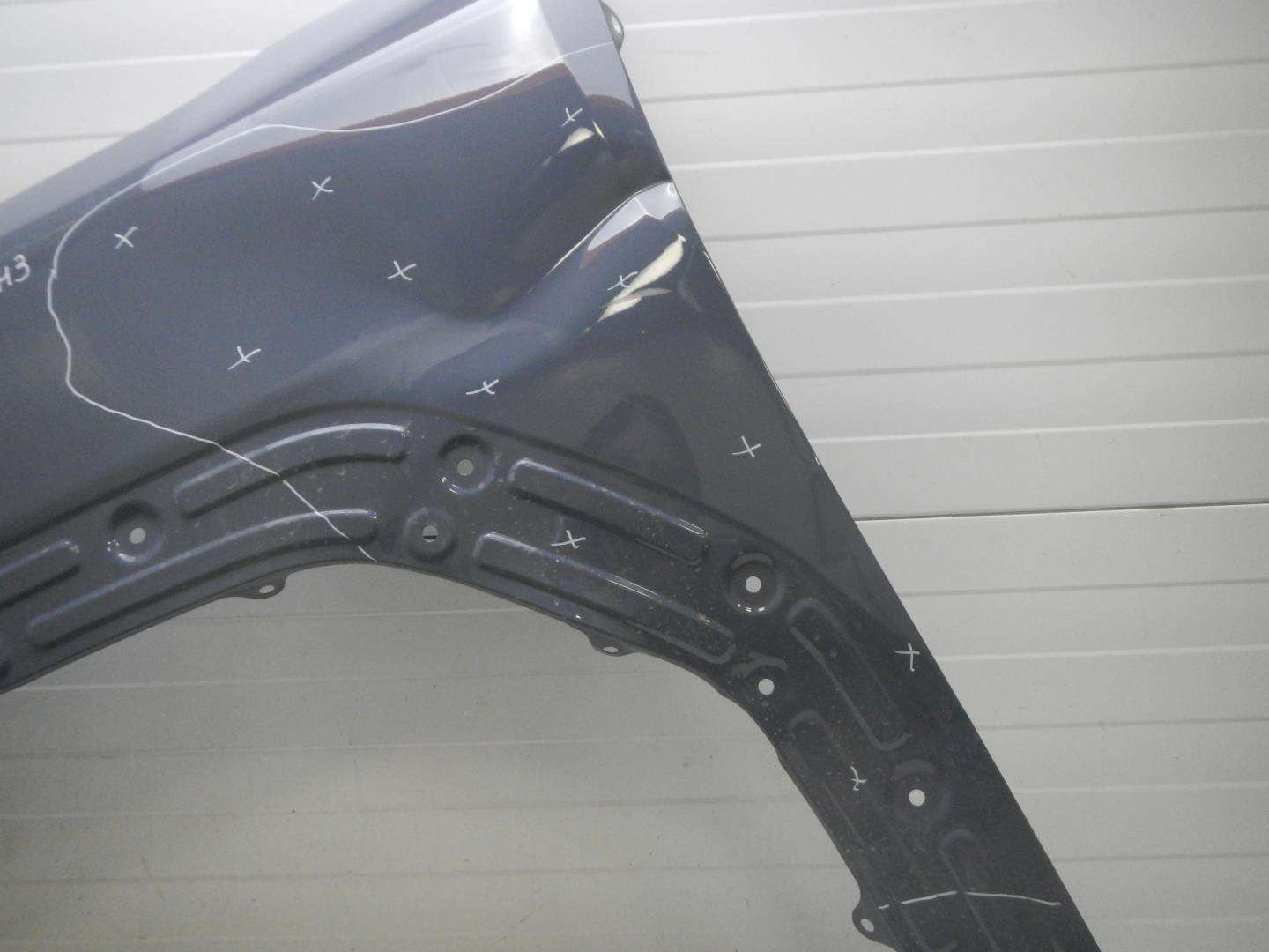 Крыло переднее левое