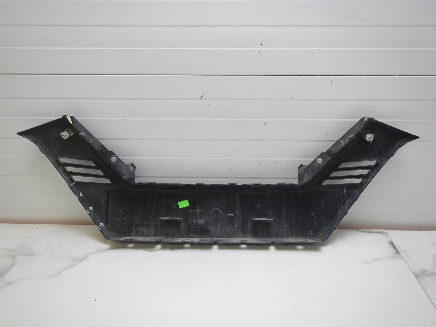 Накладка переднего бампера