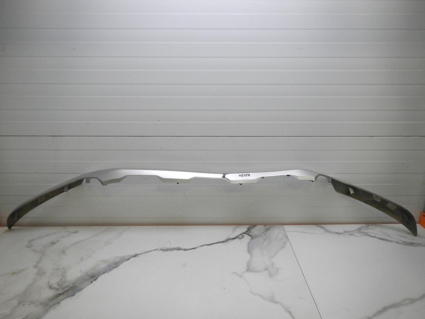 Накладка переднего бампера