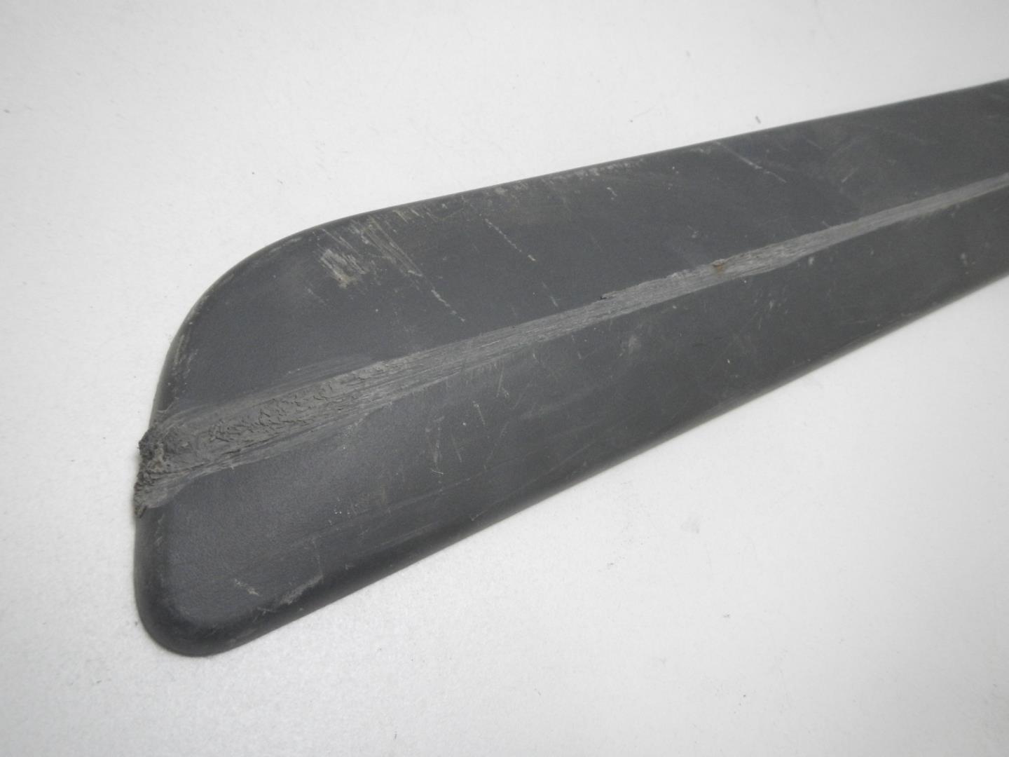 Молдинг задней левой двери