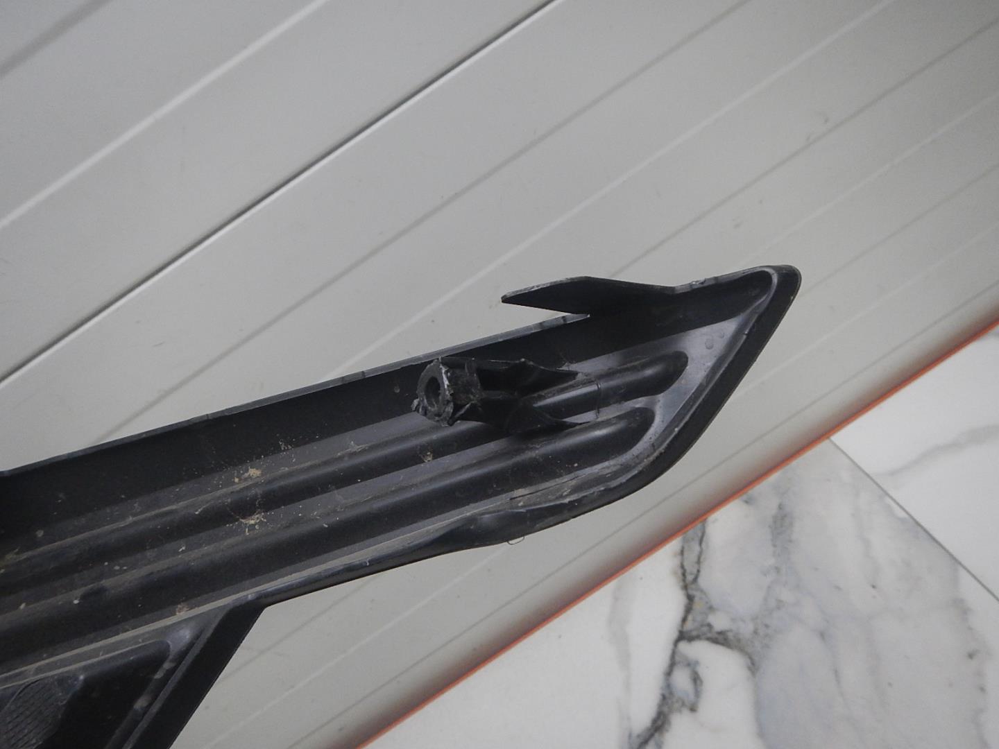 Решетка в бампер левая