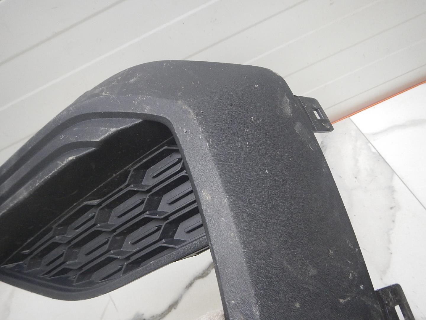 Решетка в бампер левая