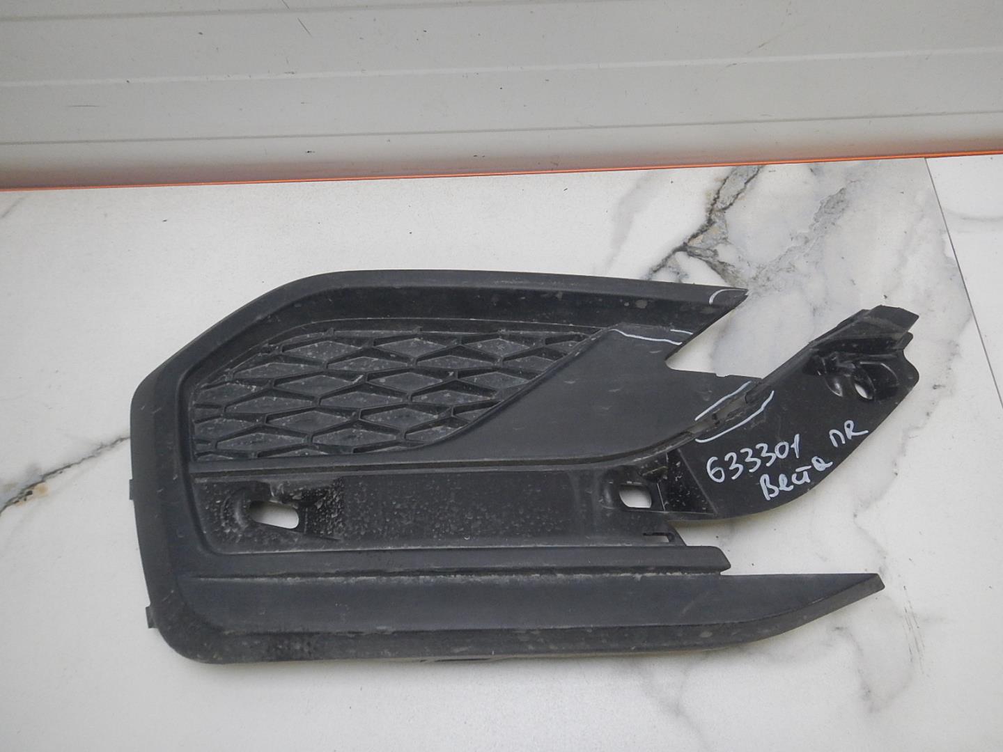 Решетка в бампер правая