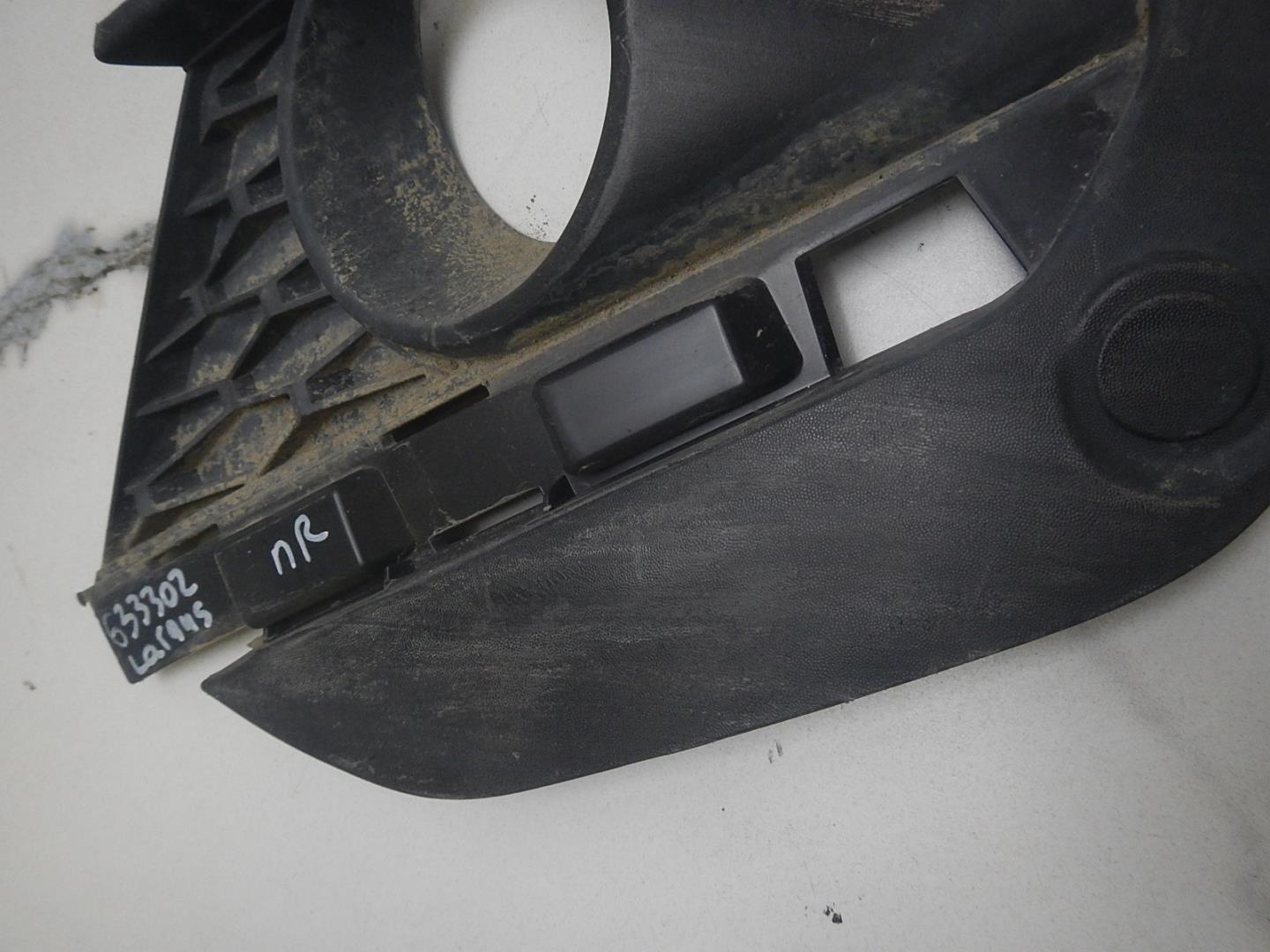 Решетка в бампер правая