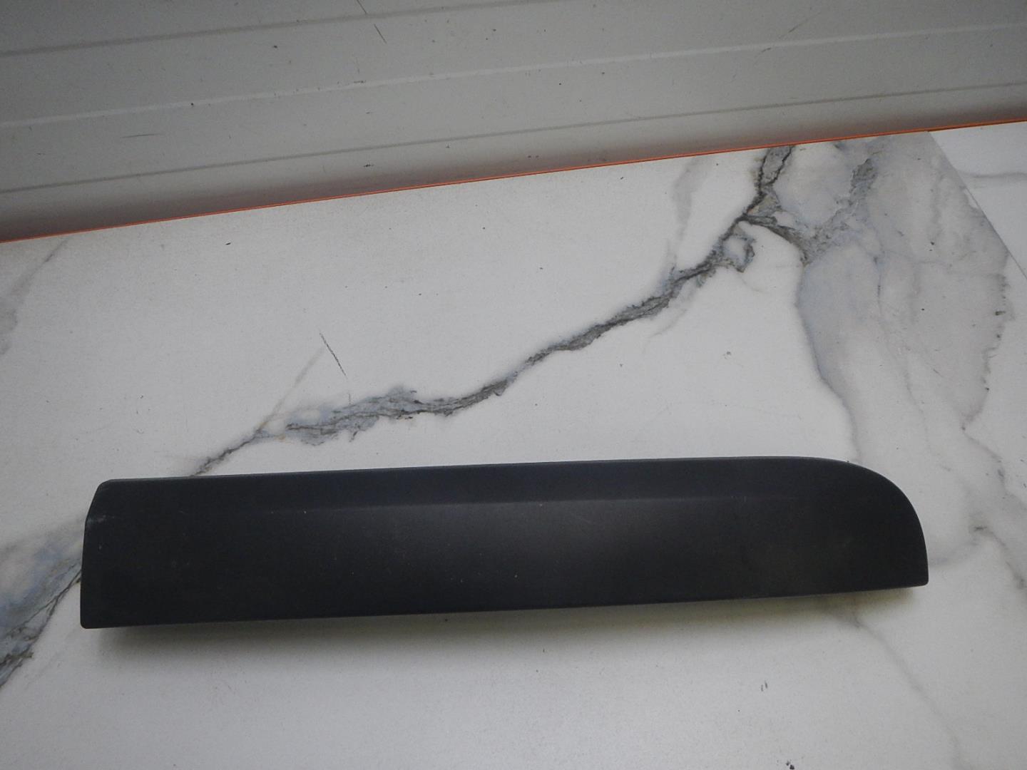 Накладка двери багажника