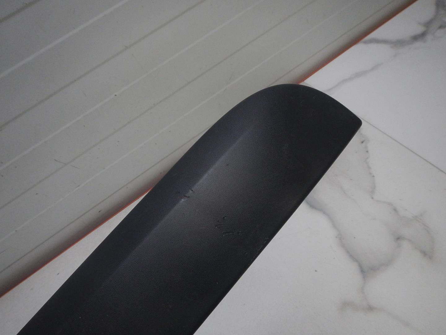 Накладка двери багажника