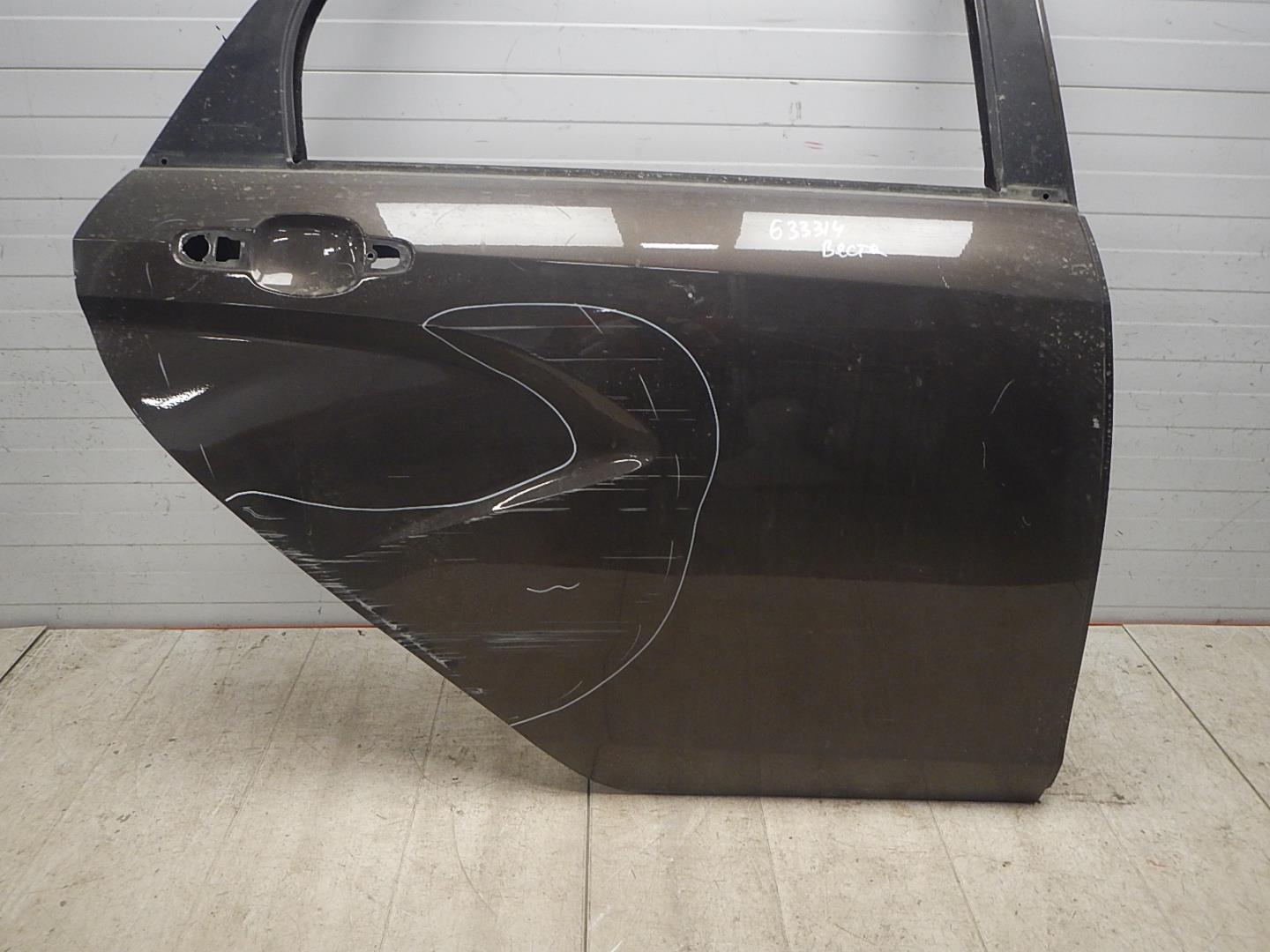 Дверь задняя правая