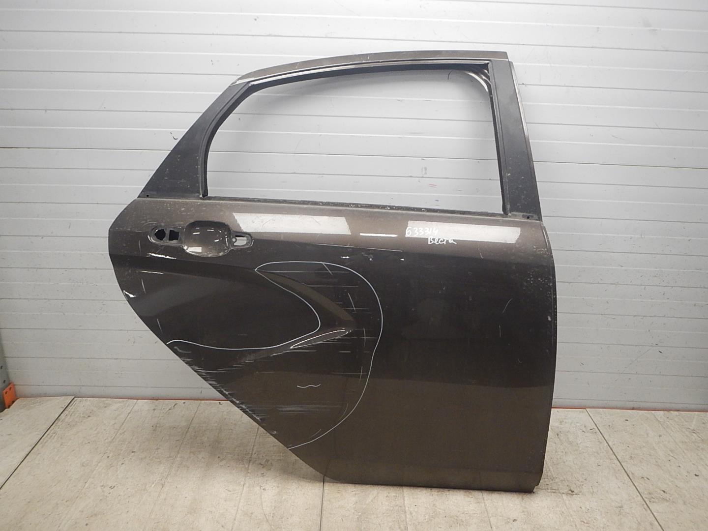 Дверь задняя правая
