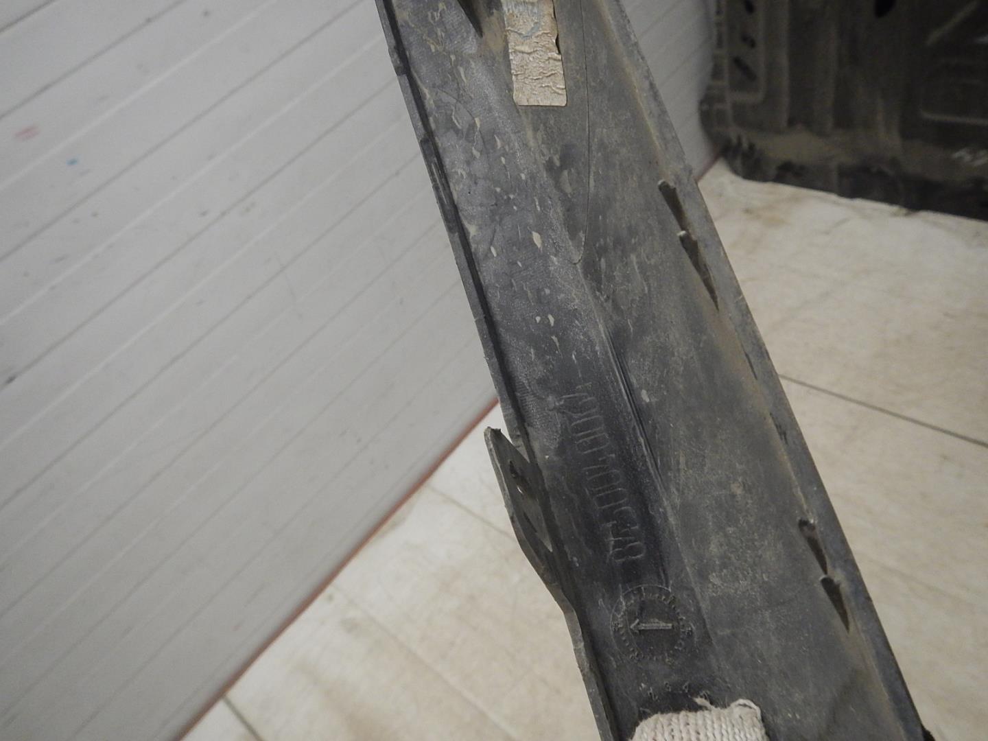 Накладка переднего бампера