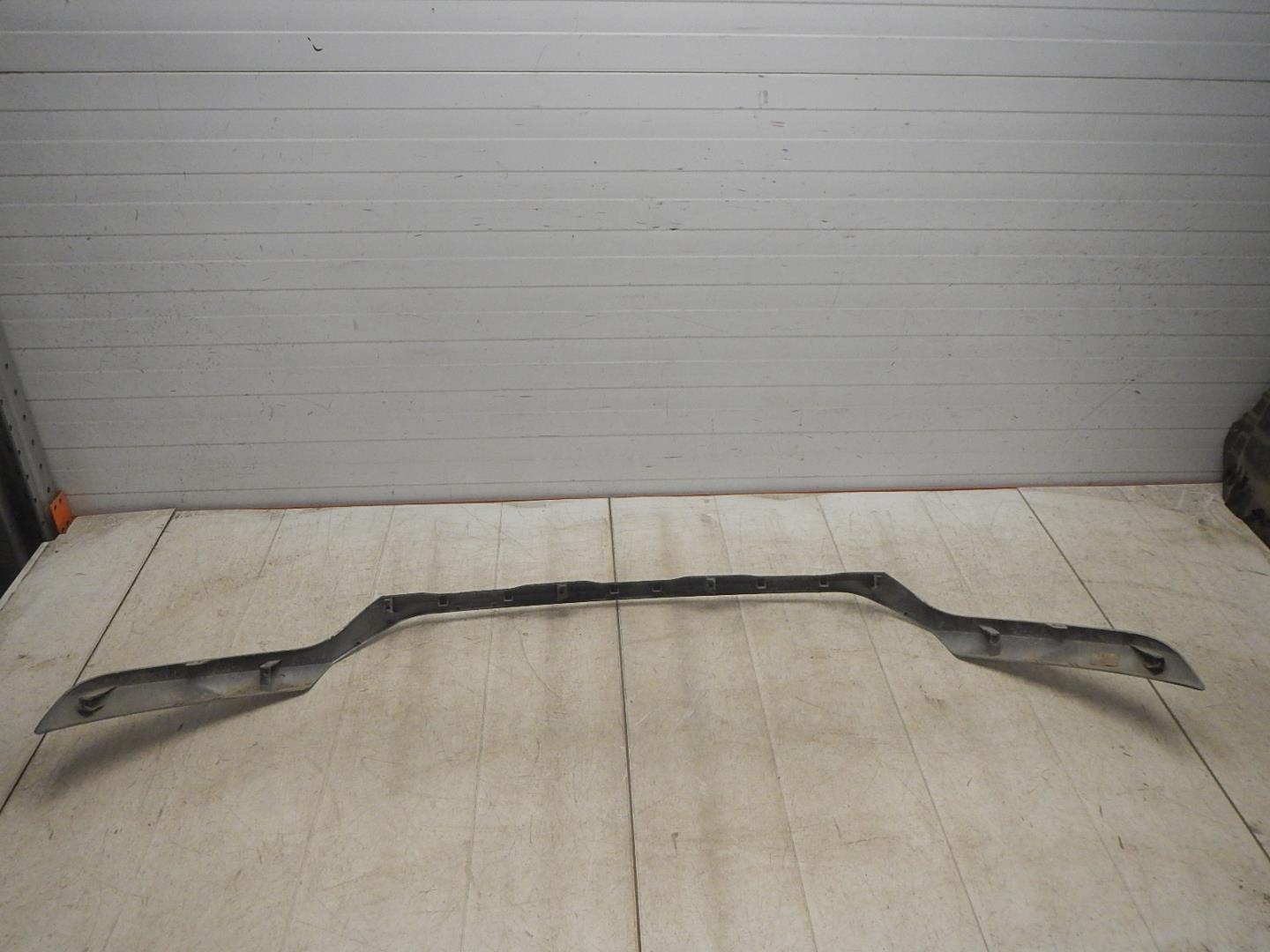 Накладка переднего бампера