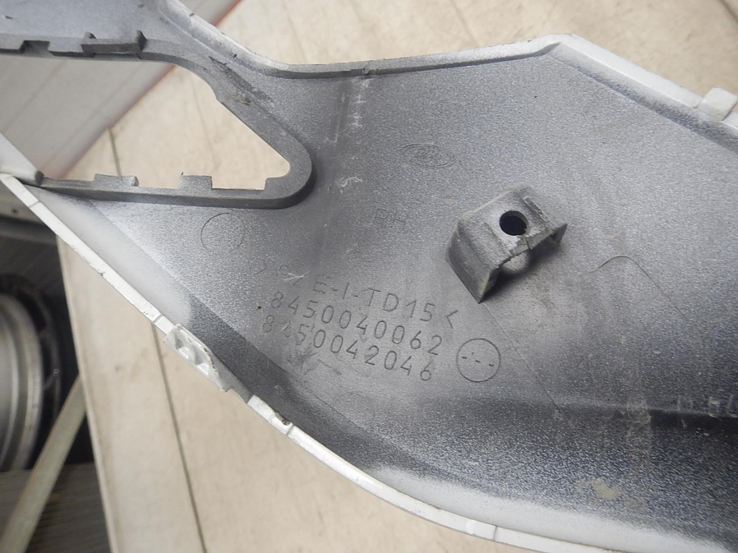 Накладка переднего бампера правая