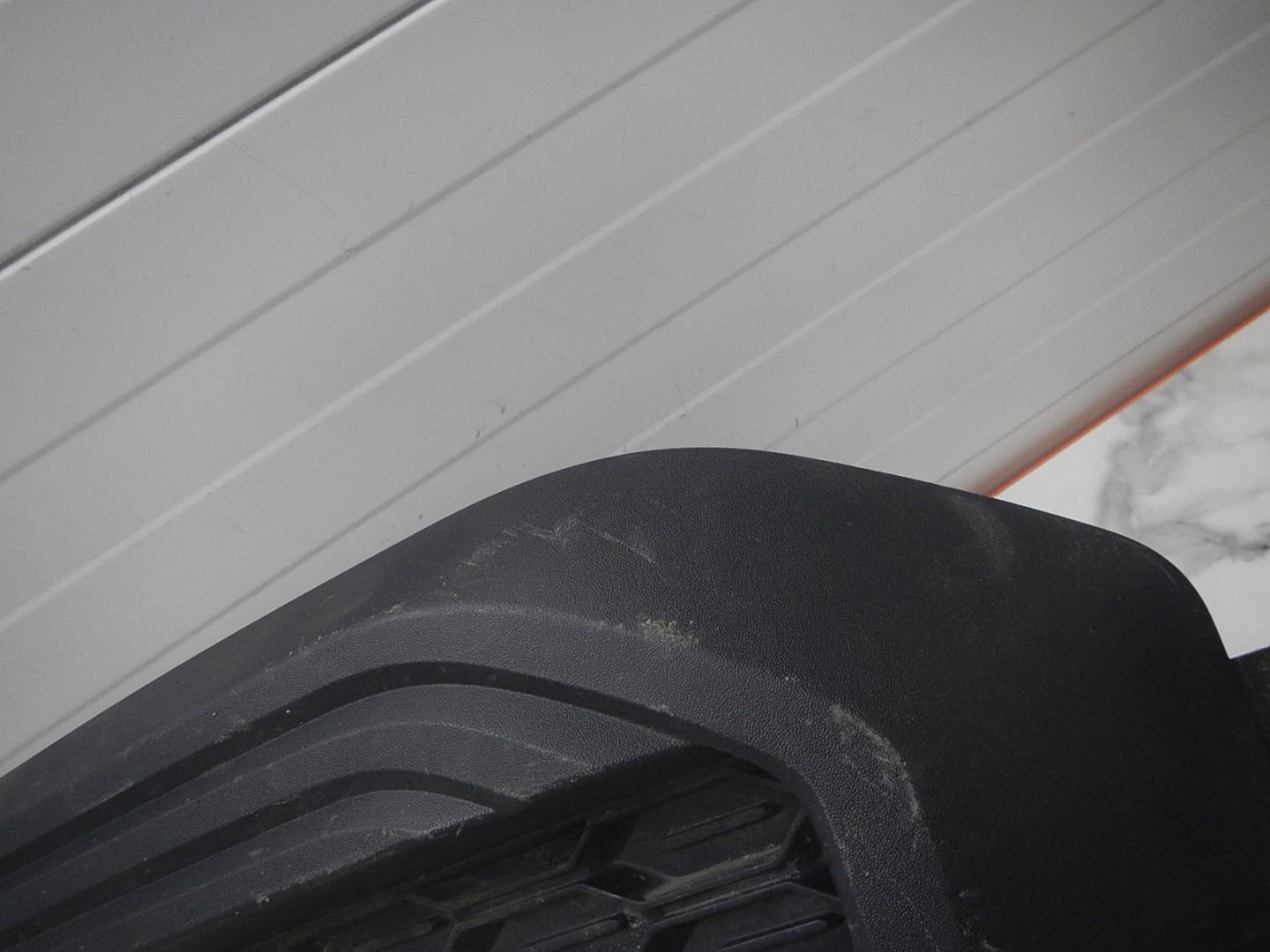 Решетка в бампер левая