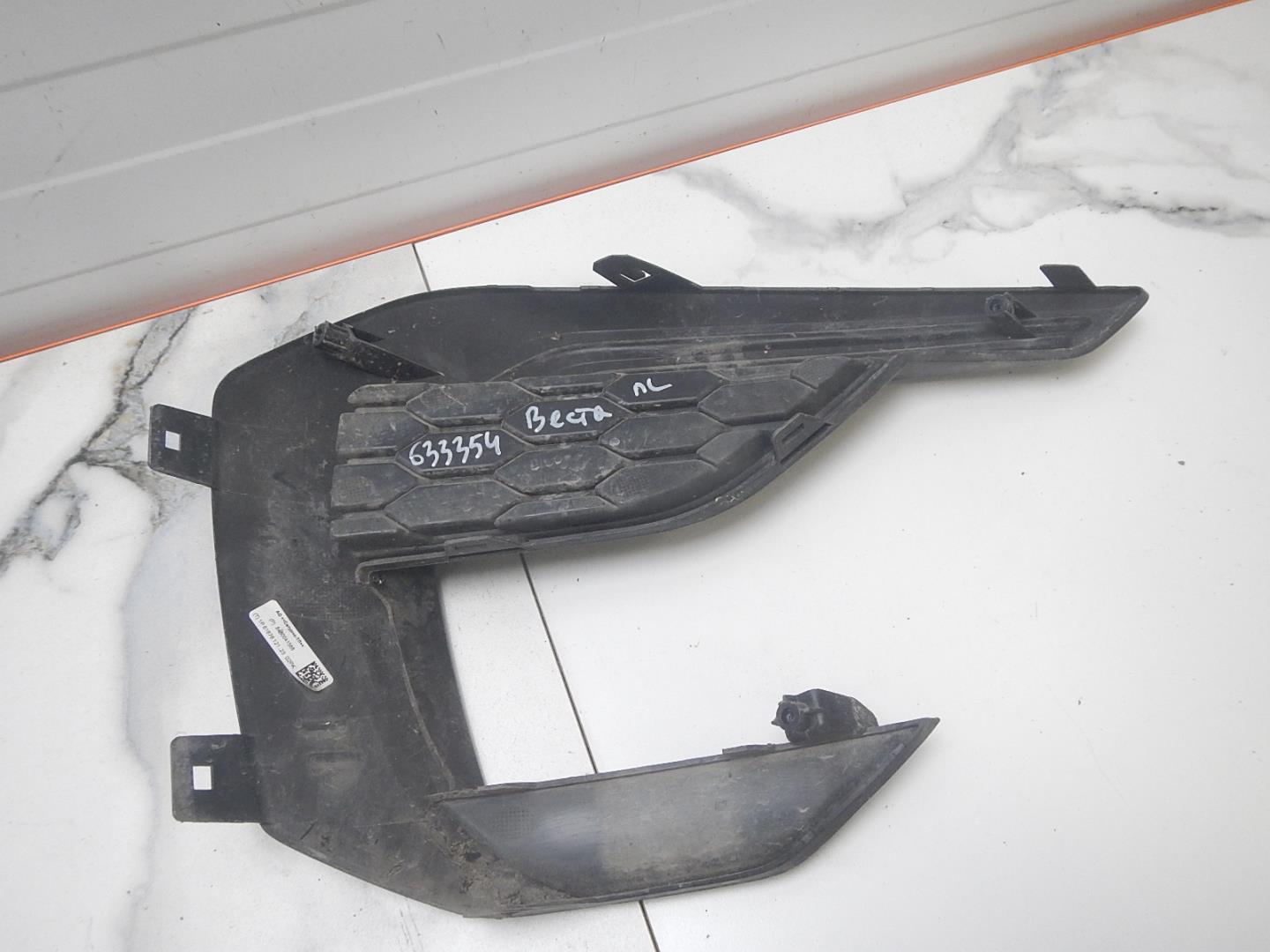 Решетка в бампер левая