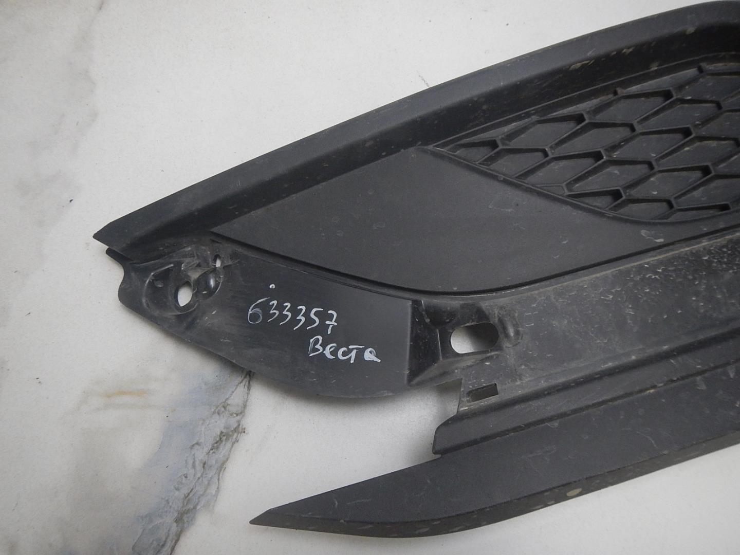 Решетка в бампер левая