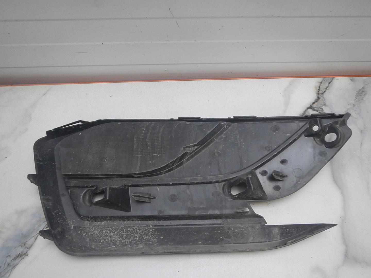 Решетка в бампер левая