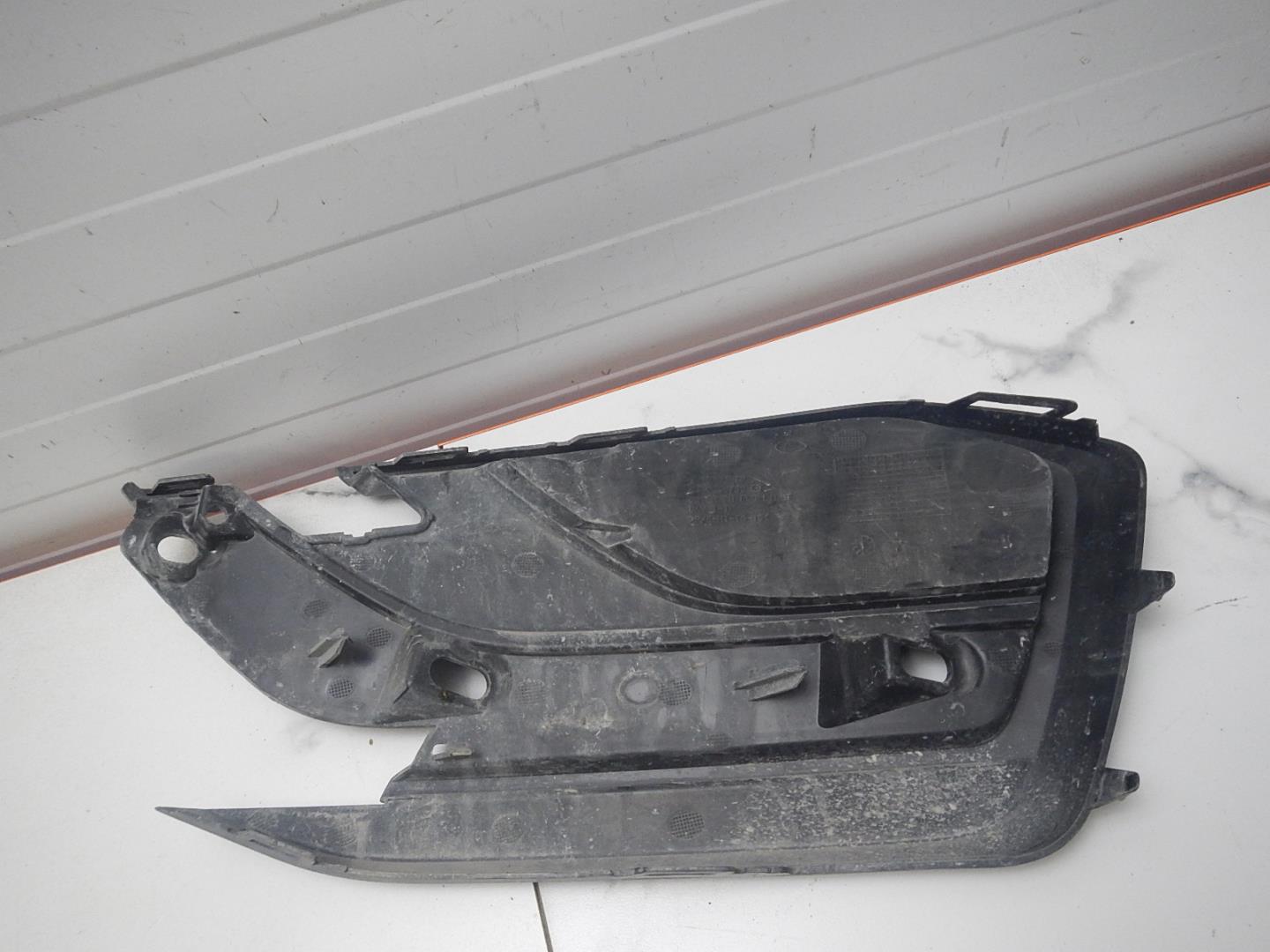 Решетка в бампер правая