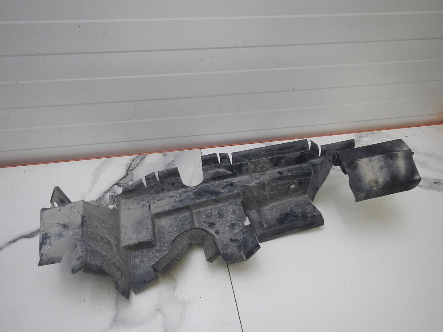 Воздуховод радиатора правый